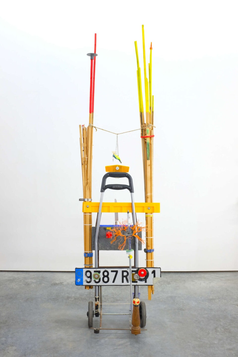 Border Post Caddie 2016 2021 188x48x40 cm front