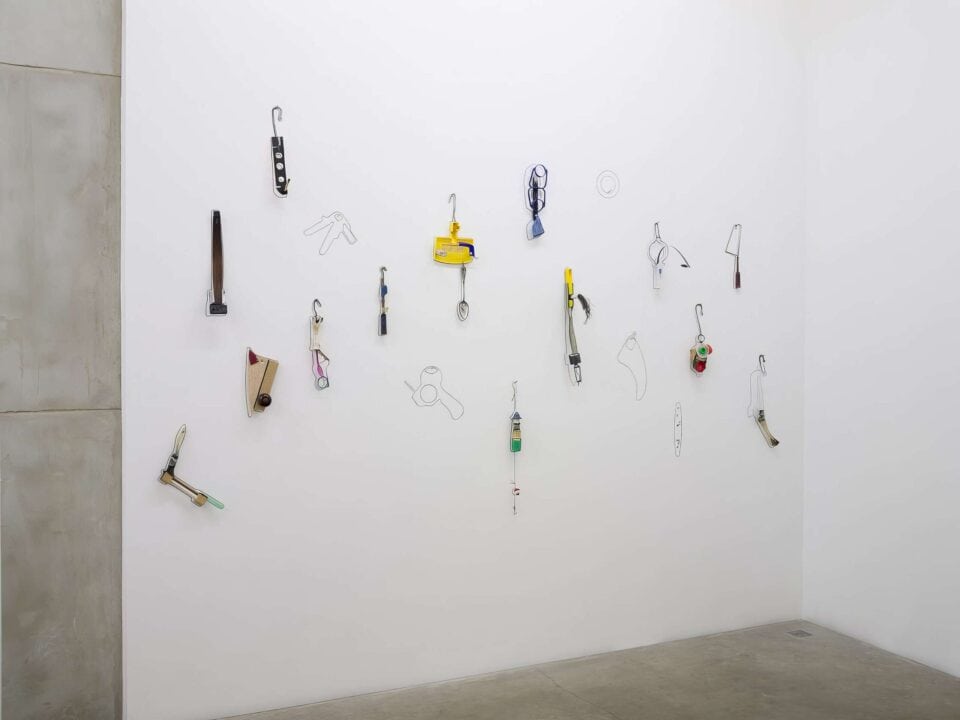 Galerie Lily Robert Paris France 2016 Outils Inutiles photo Bart Van Leuven